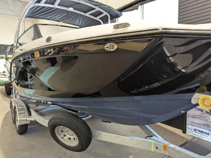 Slide: The Image of Yamaha 222S 2025 - 3