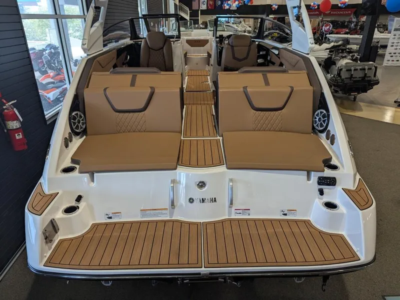 Slide: The Image of Yamaha 222S 2025 - 8