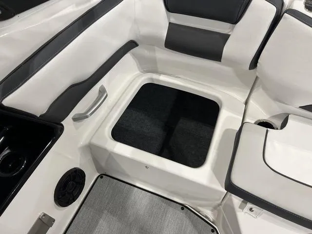 Slide: The Image of Yamaha AR195 2025 - 12