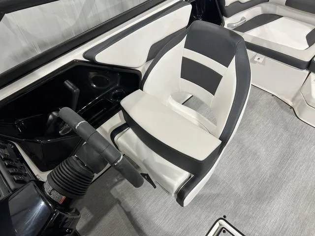 Slide: The Image of Yamaha AR195 2025 - 15