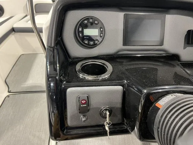 Slide: The Image of Yamaha AR195 2025 - 18