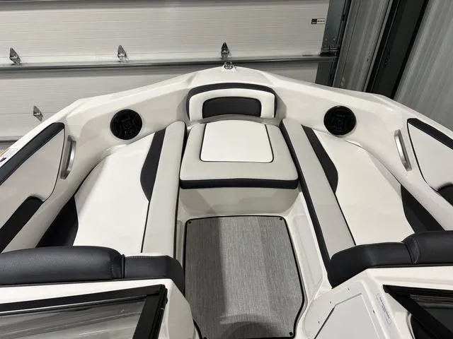 Slide: The Image of Yamaha AR195 2025 - 23