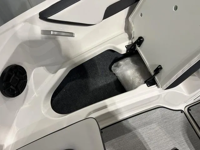 Slide: The Image of Yamaha AR195 2025 - 25