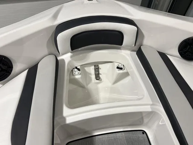 Slide: The Image of Yamaha AR195 2025 - 26