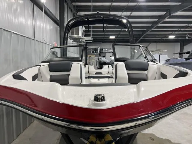 Slide: The Image of Yamaha AR195 2025 - 3