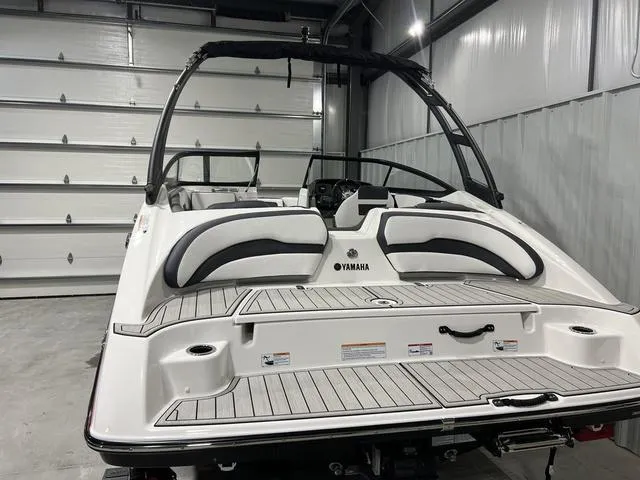 Slide: The Image of Yamaha AR195 2025 - 5