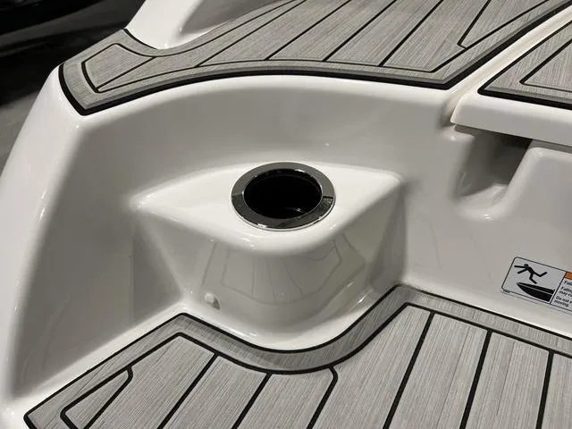 Slide: The Image of Yamaha AR195 2025 - 8