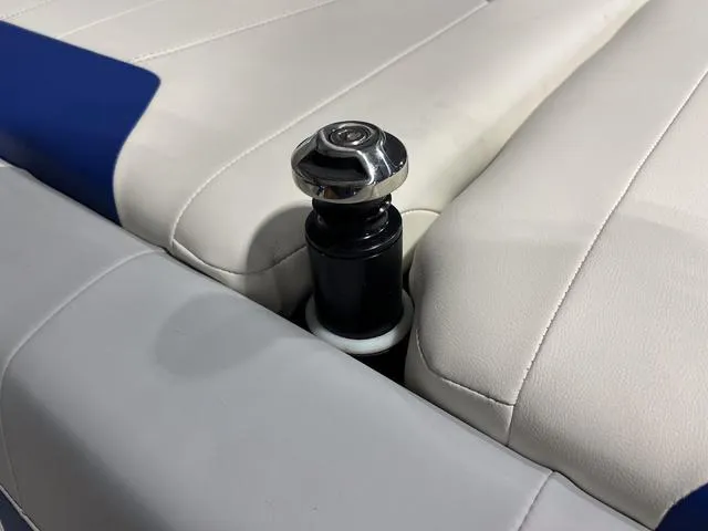 Slide: The Image of Malibu Wakesetter 20 VTX 2025 - 12