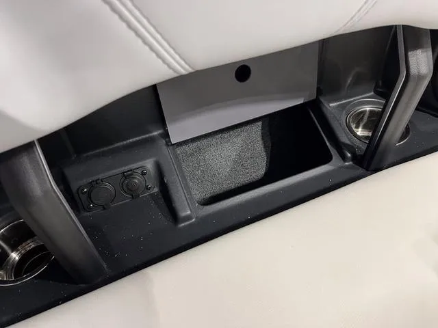 Slide: The Image of Malibu Wakesetter 20 VTX 2025 - 20