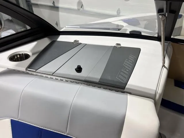 Slide: The Image of Malibu Wakesetter 20 VTX 2025 - 23