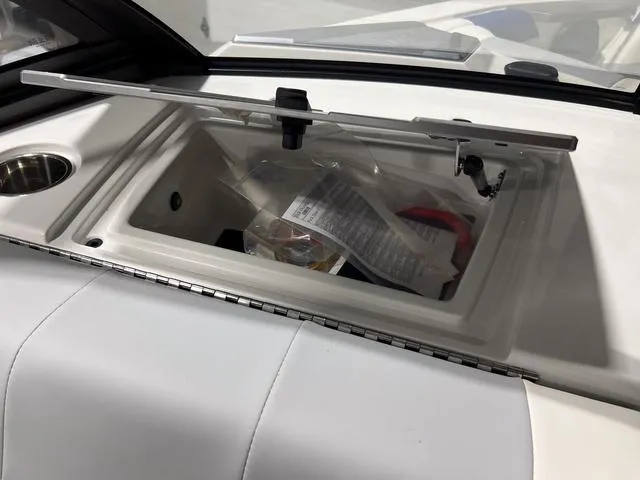 Slide: The Image of Malibu Wakesetter 20 VTX 2025 - 24