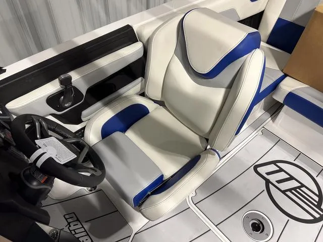 Slide: The Image of Malibu Wakesetter 20 VTX 2025 - 25