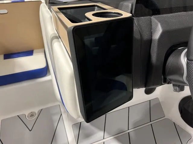 Slide: The Image of Malibu Wakesetter 20 VTX 2025 - 27