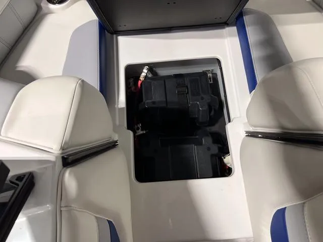 Slide: The Image of Malibu Wakesetter 20 VTX 2025 - 34