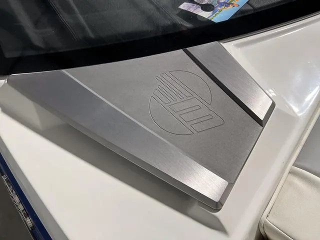 Slide: The Image of Malibu Wakesetter 20 VTX 2025 - 37