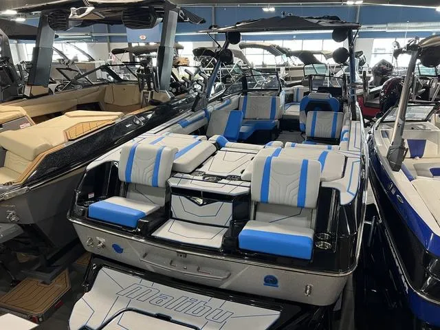 Slide: The Image of Malibu Wakesetter 25 LSV 2025 - 6