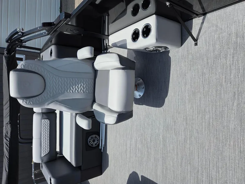 Slide: The Image of Monaco 255 DFL 2025 - 10