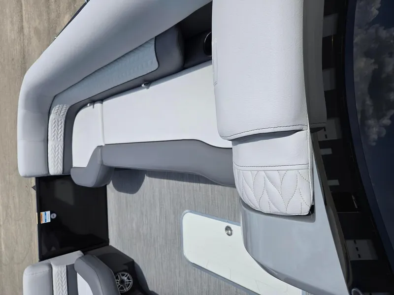 Slide: The Image of Monaco 255 DFL 2025 - 26