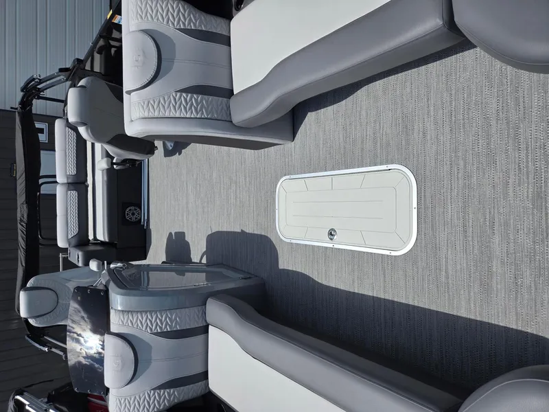 Slide: The Image of Monaco 255 DFL 2025 - 6