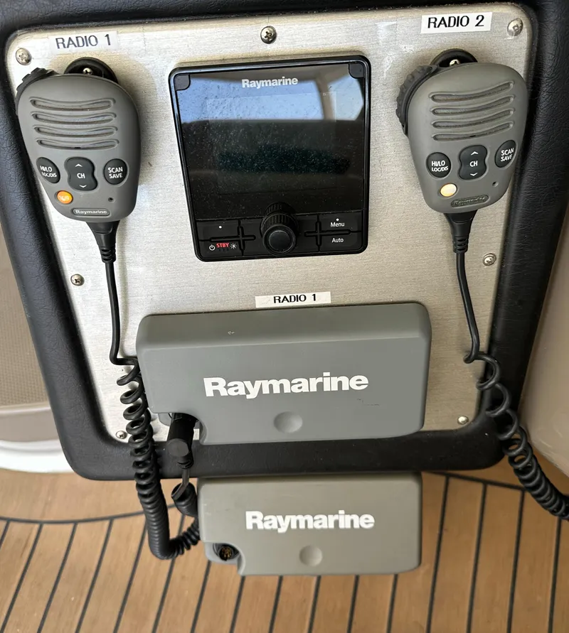 Slide: The Image of Raymarine radio system on 2009 Cruisers Yachts 420 Express boat. - 18
