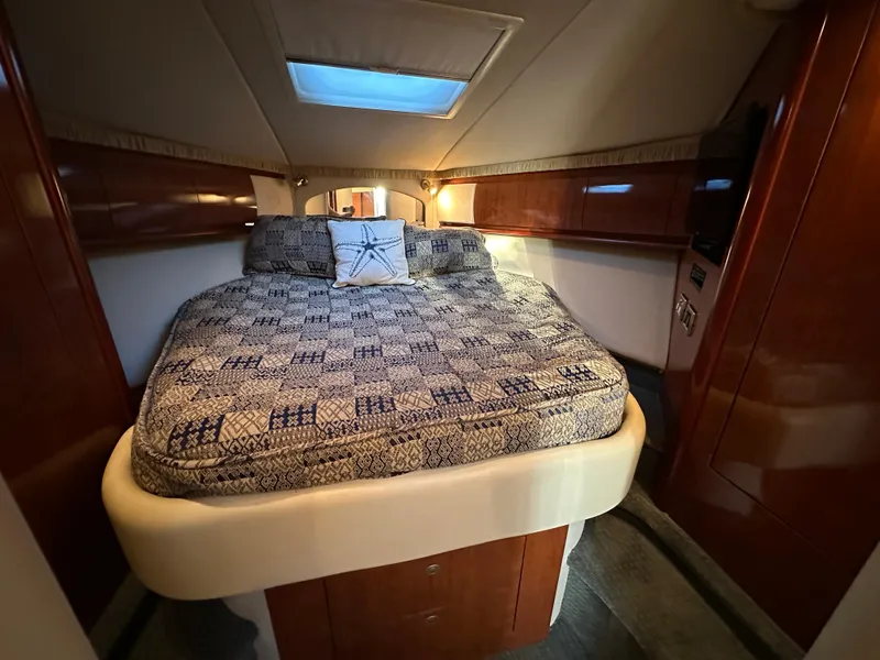Slide: The Image of Sea Ray 420 Sundancer 2005 - 51