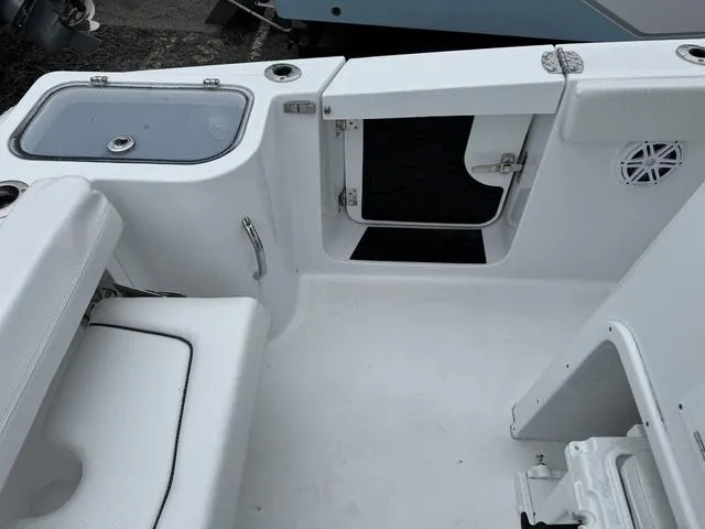 Slide: The Image of Wellcraft 263 Fisherman 2025 - 12