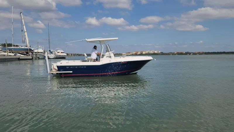 Slide: The Image of Striper 220 Center Console 2014 - 117