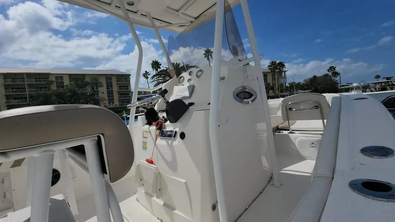 Slide: The Image of Striper 220 Center Console 2014 - 150