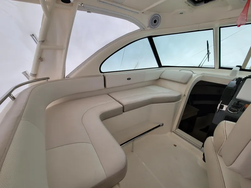 Slide: The Image of helm seating - 17