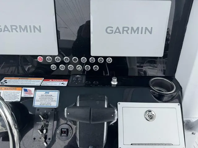 Slide: The Image of Wellcraft 263 Fisherman 2025 - 11