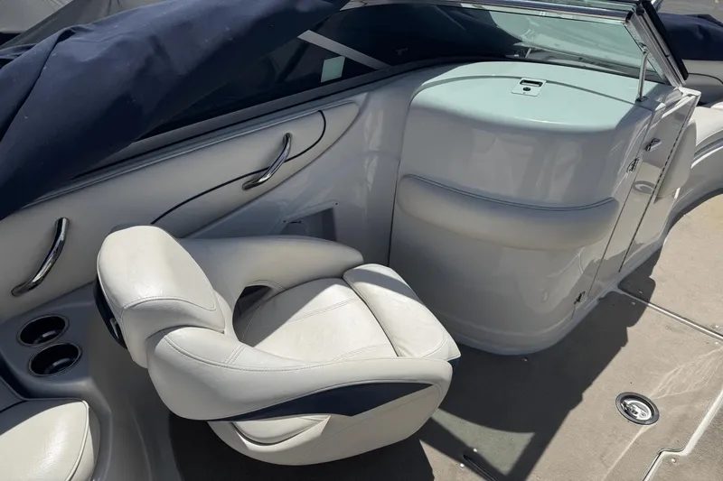 Slide: The Image of Crownline Boats 220 EX 2009 - 14