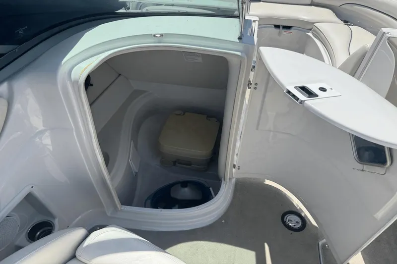 Slide: The Image of Crownline Boats 220 EX 2009 - 15