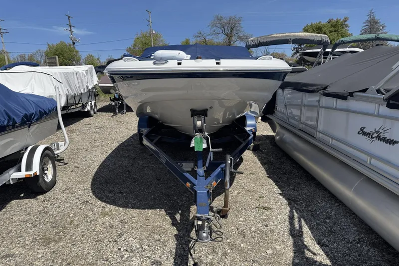 Slide: The Image of Crownline Boats 220 EX 2009 - 3