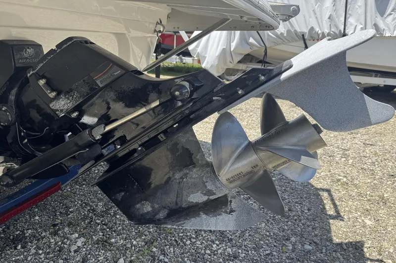 Slide: The Image of Crownline Boats 220 EX 2009 - 5