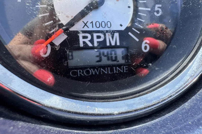 Slide: The Image of Crownline Boats 220 EX 2009 - 6