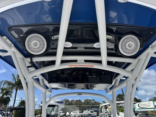 Slide: The Image of Wellcraft 222 Fisherman 2025 - 14