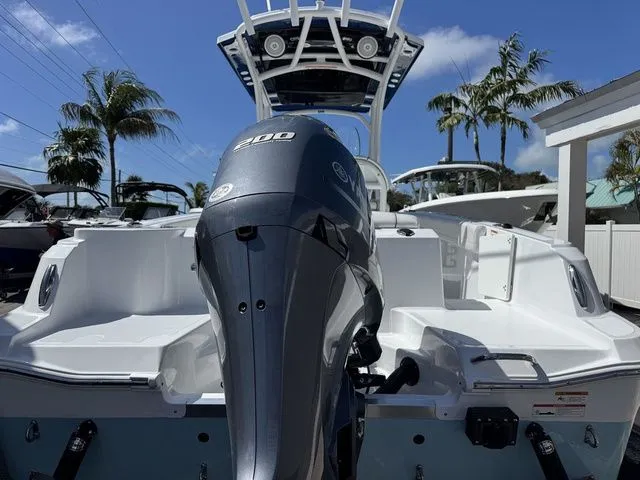 Slide: The Image of Wellcraft 222 Fisherman 2025 - 4