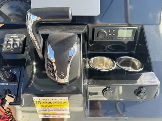 Slide: The Image of Wellcraft 242 Fisherman 2025 - 18