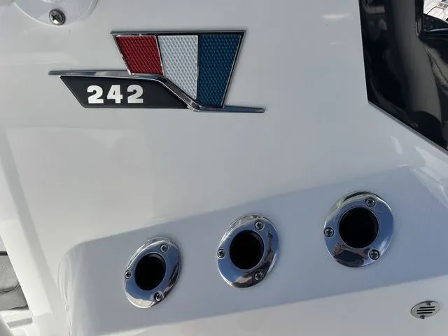 Slide: The Image of Wellcraft 242 Fisherman 2025 - 31