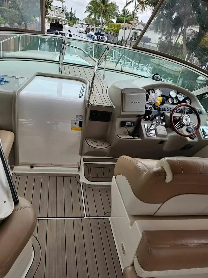 Slide: The Image of Cruisers Yachts 3372 2002 - 2