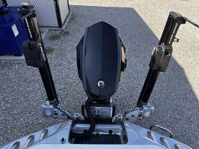 Slide: The Image of Ranger Z521 Comanche 2017 - 33