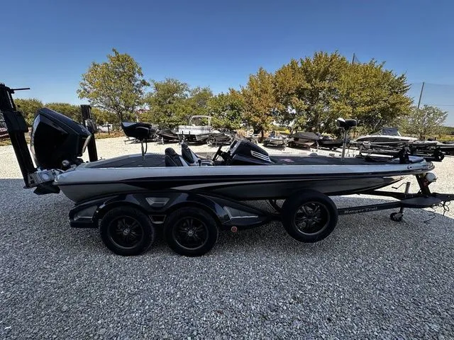 Slide: The Image of Ranger Z521 Comanche 2017 - 5