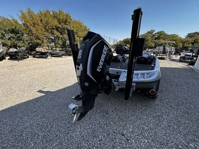 Slide: The Image of Ranger Z521 Comanche 2017 - 8