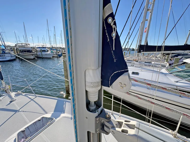 Slide: The Image of Catalina 36 MkII sailboat mast detail in marina, 2000 model. - 33