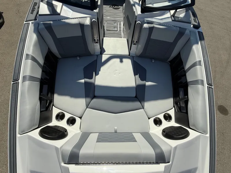 Slide: The Image of Malibu Wakesetter 22 MXZ 2025 - 620
