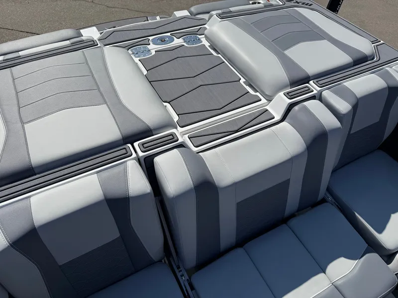 Slide: The Image of Malibu Wakesetter 22 MXZ 2025 - 625