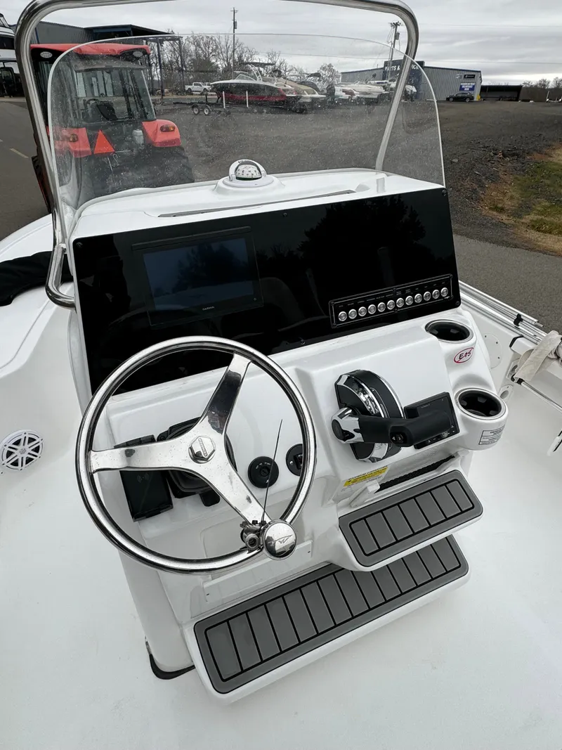 Slide: The Image of Tidewater 2110 Bay Max 2025 - 13