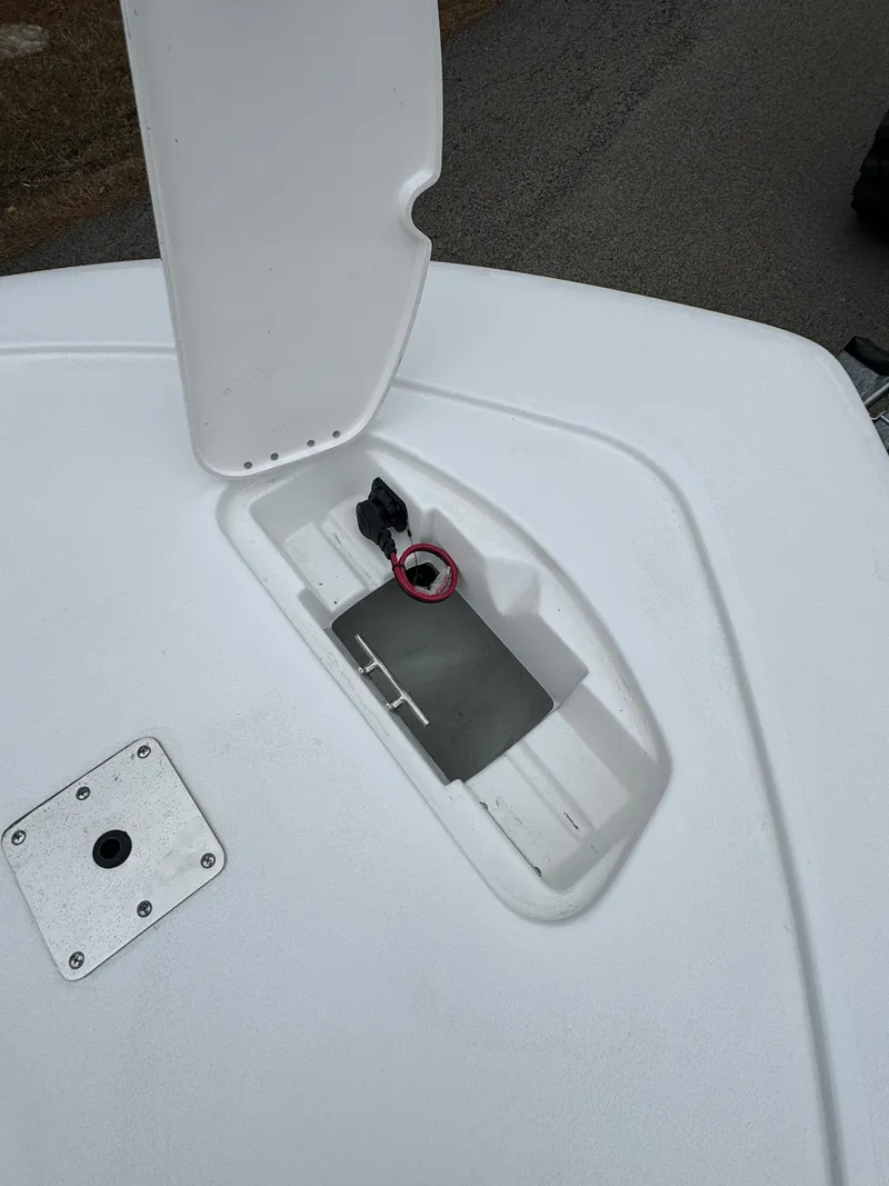 Slide: The Image of Tidewater 2110 Bay Max 2025 - 7