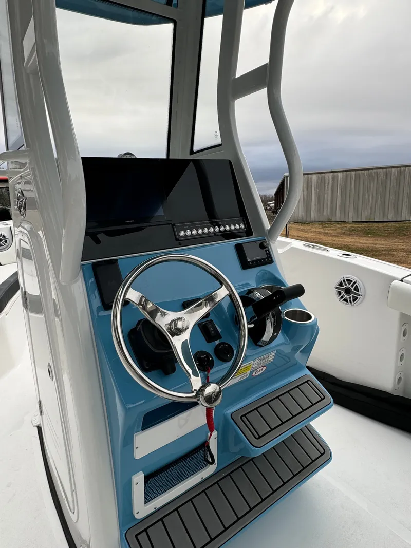 Slide: The Image of Tidewater 232 SS 2025 - 10