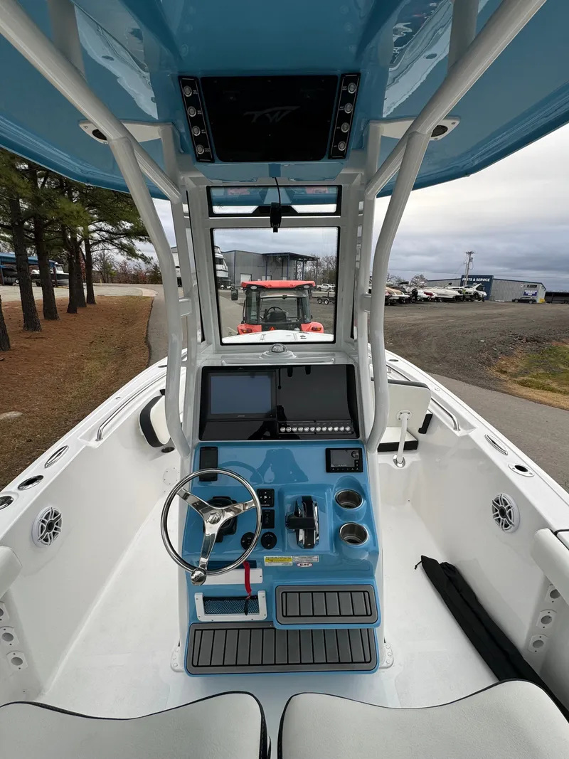 Slide: The Image of Tidewater 232 SS 2025 - 7